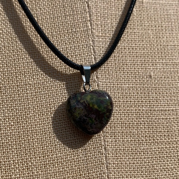 Handmade Genuine Stone Heart Amulet Necklace - Picture 8 of 15